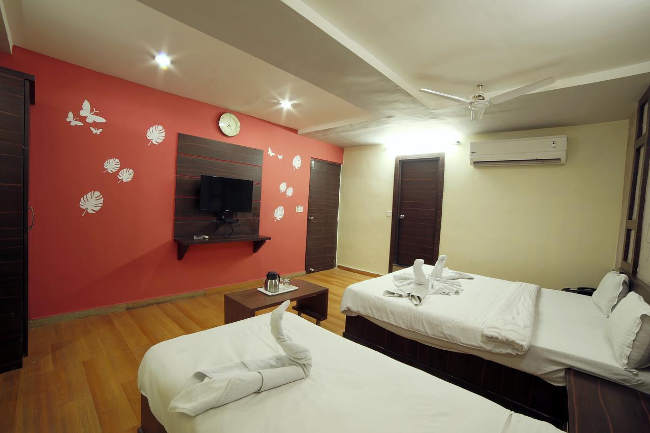 Hotel Avion Inn アーメダバード エクステリア 写真